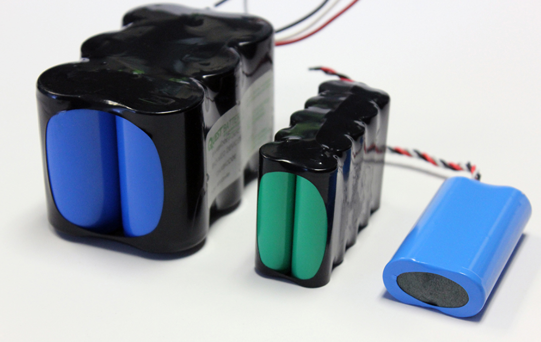 Battery cells arranged in a pack