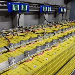 Prismatic LiFePO4 cell bank with busbars and a BMS board